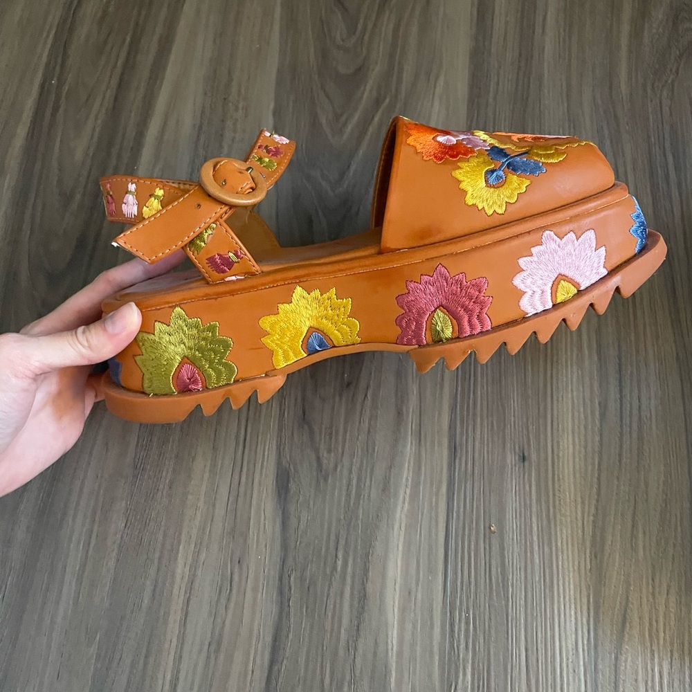 FARM RIO Antwerp Closed Toe Platform Sandal size 7
